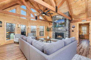 Stunning Sevierville Cabin: Hot Tub w/ View